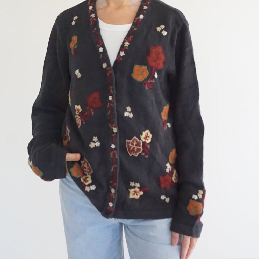 Vntage Bobbie Brooks Charcoal Floral Embroidered Knit Cotton Cottage Cardigan L - Picture 1 of 11